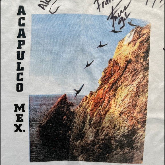 Large Vintage 90’s Acapulco Mexico Cliff Jump Graphic Tee - Picture 2 of 3